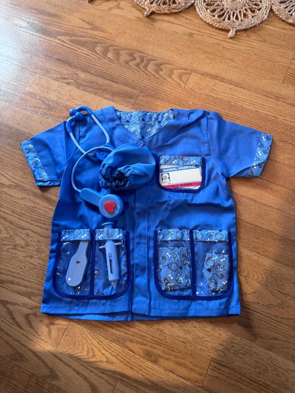 Melissa & Doug Kids Blue Animal Hospital Scrub Top Play Set
